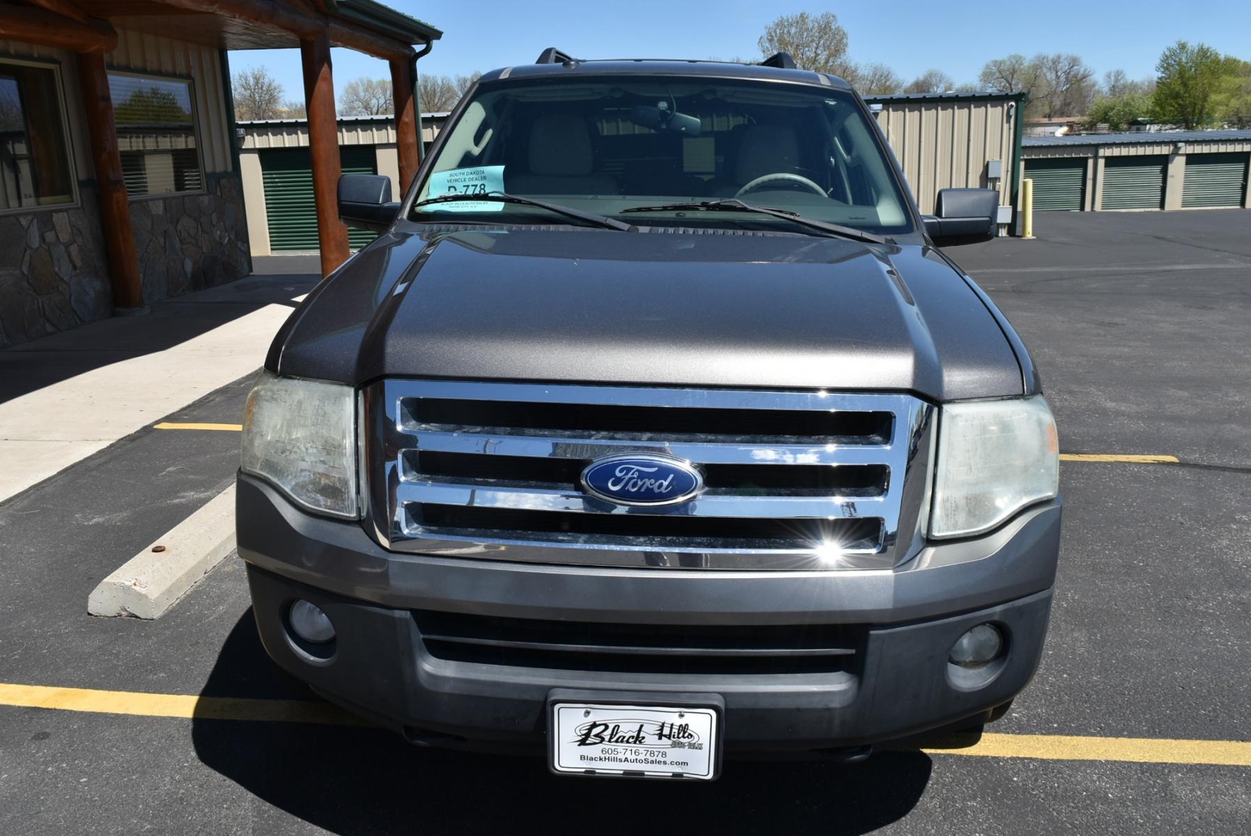 2014 Gray /Beige Ford Expedition XL (1FMJU1G55EE) with an 5.4L V8 engine, 6-Speed Automatic w/ OD transmission, located at 1600 E Hwy 44, Rapid City, SD, 57703, (605) 716-7878, 44.070232, -103.171410 - Photo #1
